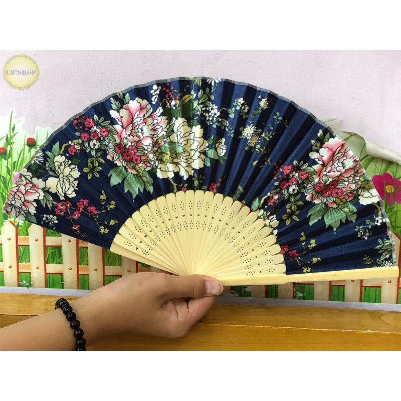 Quạt lụa Nhật Bản cao cấp màu xanh sang trọng tinh xảo