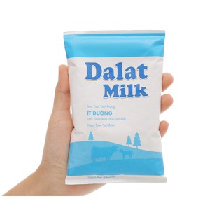 Thùng 48 bịch sữa tươi tiệt trùng ít đường Dalat Milk 220ml