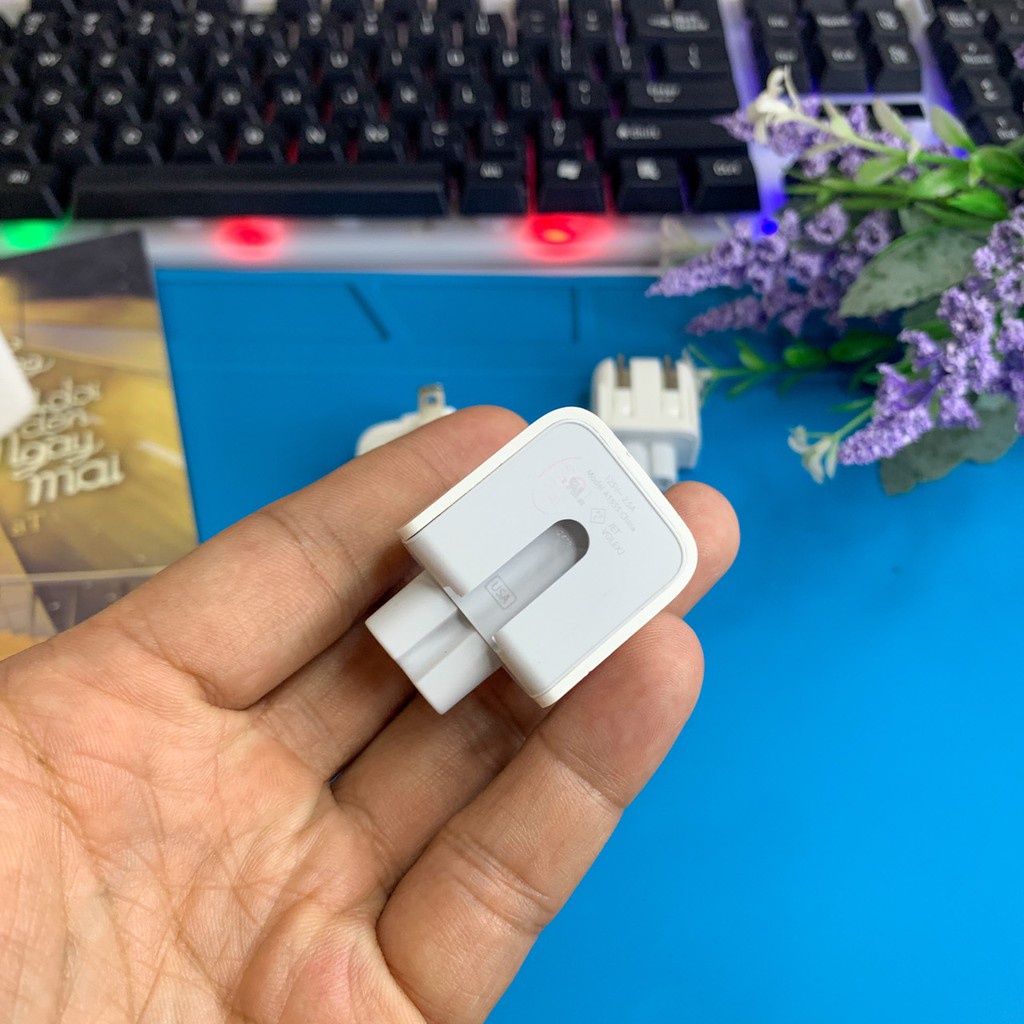 Đầu cắm cho sạc Mac, tablet táo, máy tính bảng dạng 2 chấu chân dẹt , gập ( loại zin new 98% )