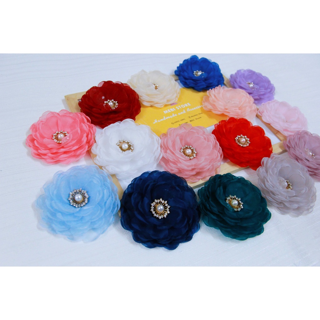 Hoa cài áo voan nhụy đá chùm nhiều màu cao cấp