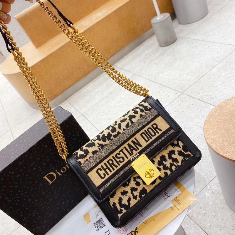 Túi xách W566-22 Dior Dauphine hàng đẹp fullbox bill card tag vàng đằm đẹp