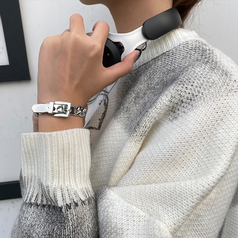 Vòng đeo tay dạng xích phong cách hiphop cá tính