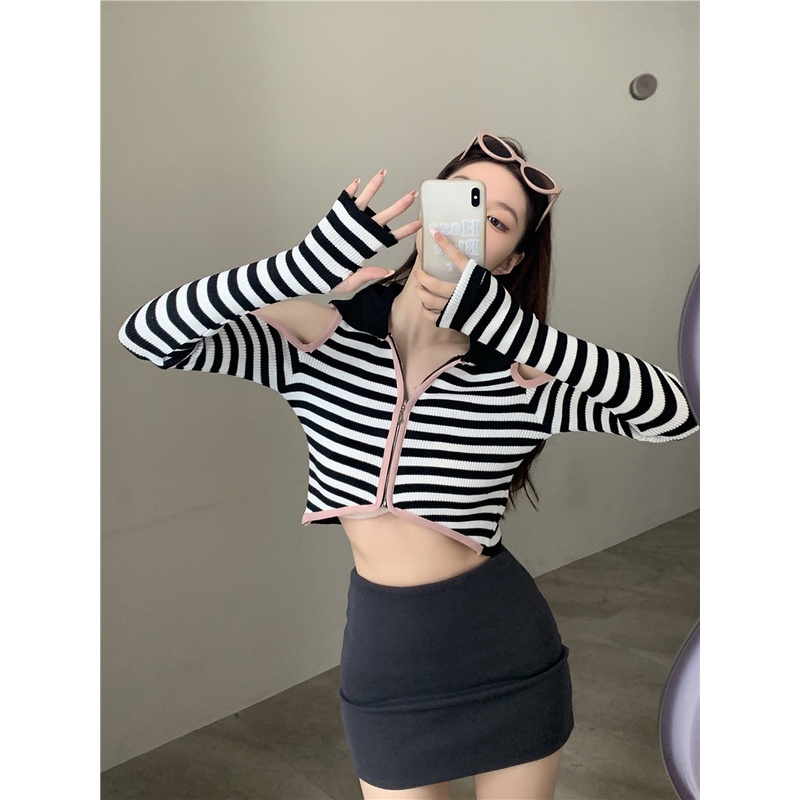 Áo Dệt Kim Tay Dài Trễ Vai Họa Tiết Kẻ Sọc Phong Cách Hong Kong Cổ Điển Thời Trang Cho Nữ