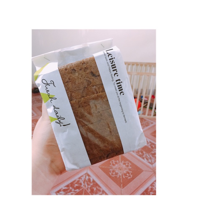 (Chỉ nhận ship thành phố Hải Phòng  ) Bánh mỳ đen nguyên cám mix hạt óc chó, hạt lanh giảm cân 300g