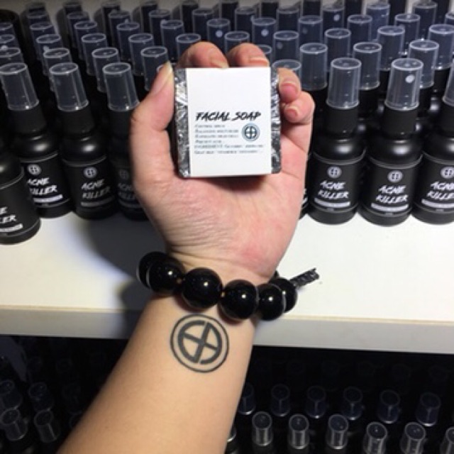 FACIAL SOAP D69S - bánh xà bông than tre giảm mụn, mờ thâm, giảm viêm nang lông dành cho mặt và bod | BigBuy360 - bigbuy360.vn