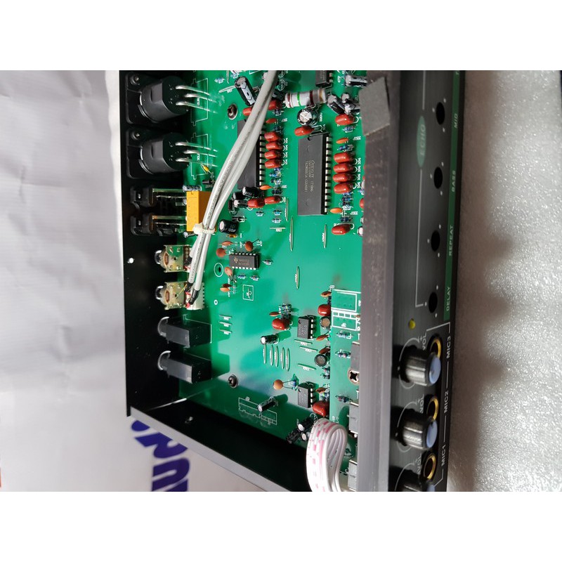 Bo mạch chống hú cho vang