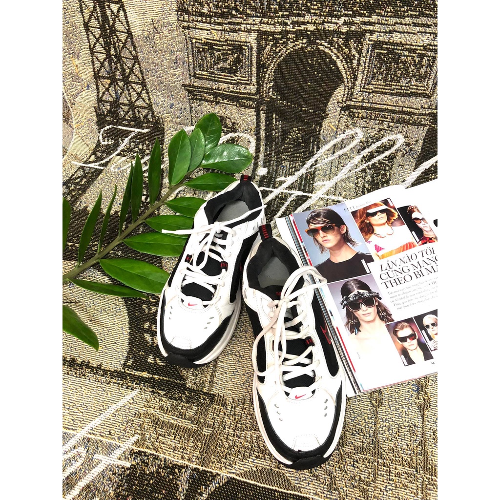 Đôi giày thể thao hiệu Nike Air Monarch chính hãng