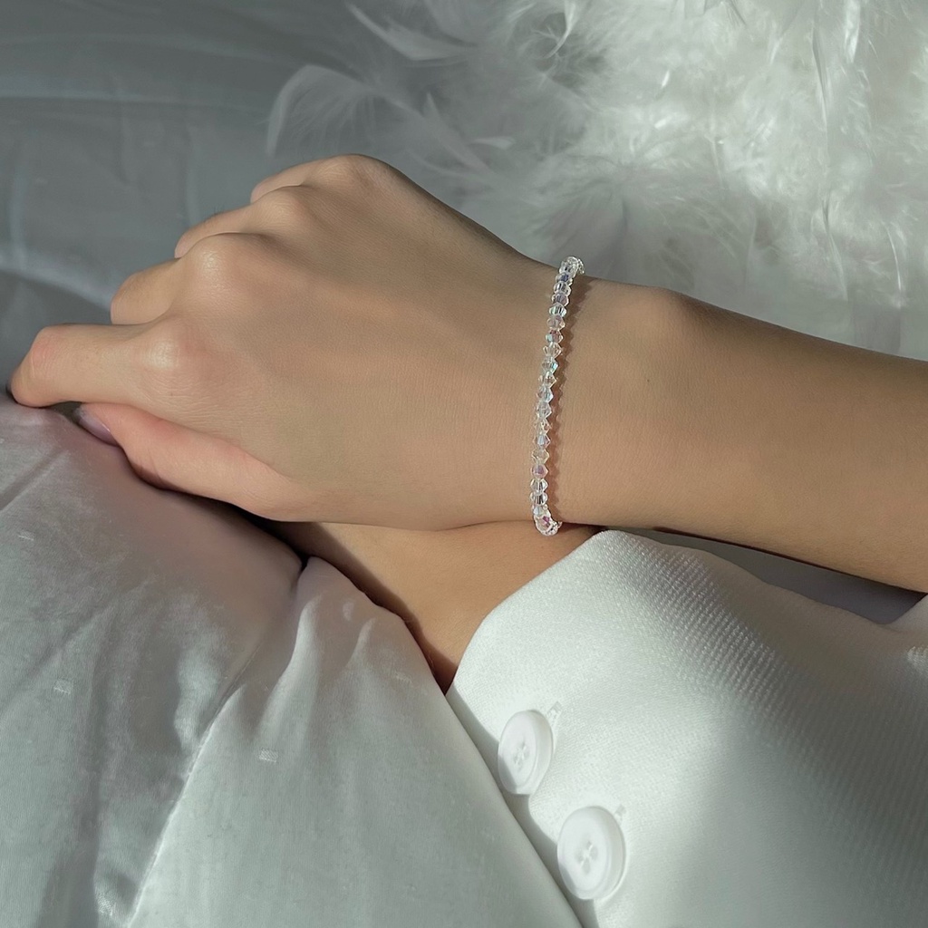 Vòng tay chuỗi hạt màu trắng trong hologram B54 Choker Club