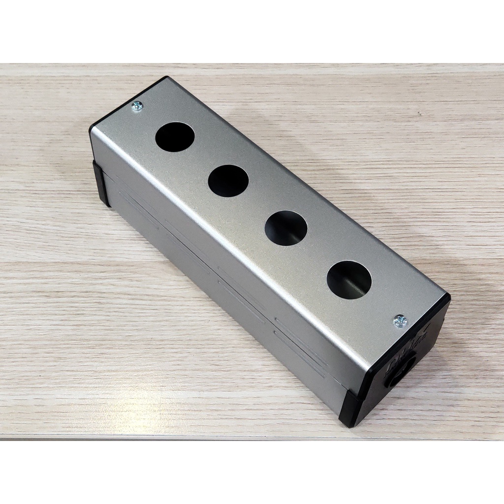 Hộp nút nhấn 4 lỗ phi 25 HY-25-04 Hanyoung