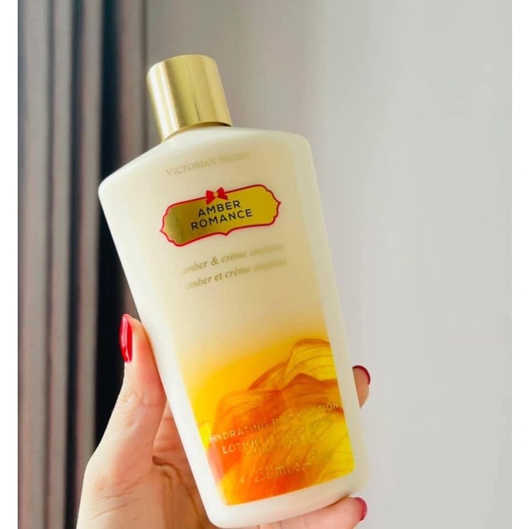 Dưỡng thể Victoria's Amber Romance Body Lotion 250ml