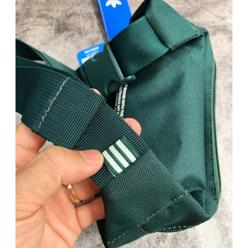 Túi Đeo Chéo Thời Trang Nam Nữ Ess Big Trefoil Dark Green