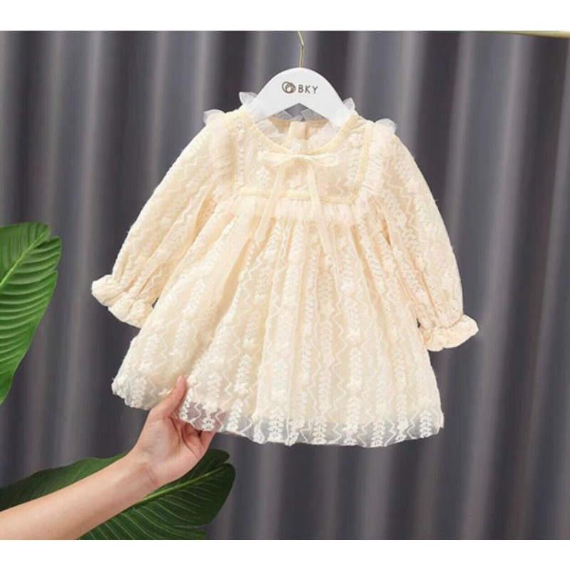 Váy ren dài tay phong cách tiểu thư siêu xinh cho né gái