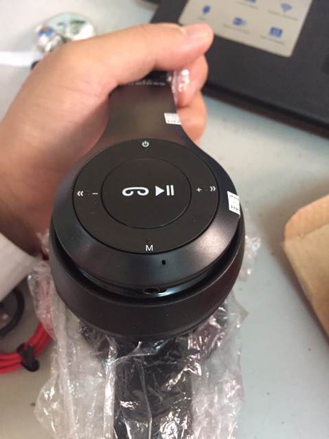 Tai nghe Bluetooth có khe cắm thẻ nhớ (P47) | BigBuy360 - bigbuy360.vn
