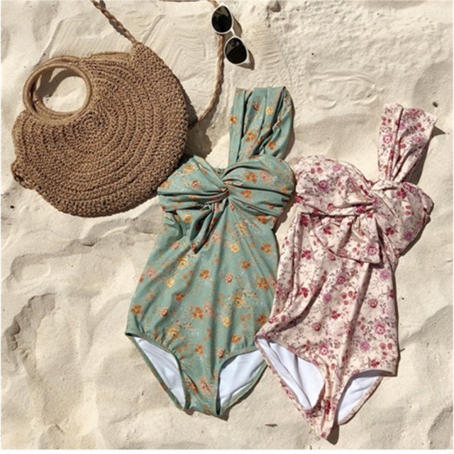(Có sẵn + ảnh thật) bikini/ đồ bơi liền thân hoạ tiết lá xanh và hồng | BigBuy360 - bigbuy360.vn
