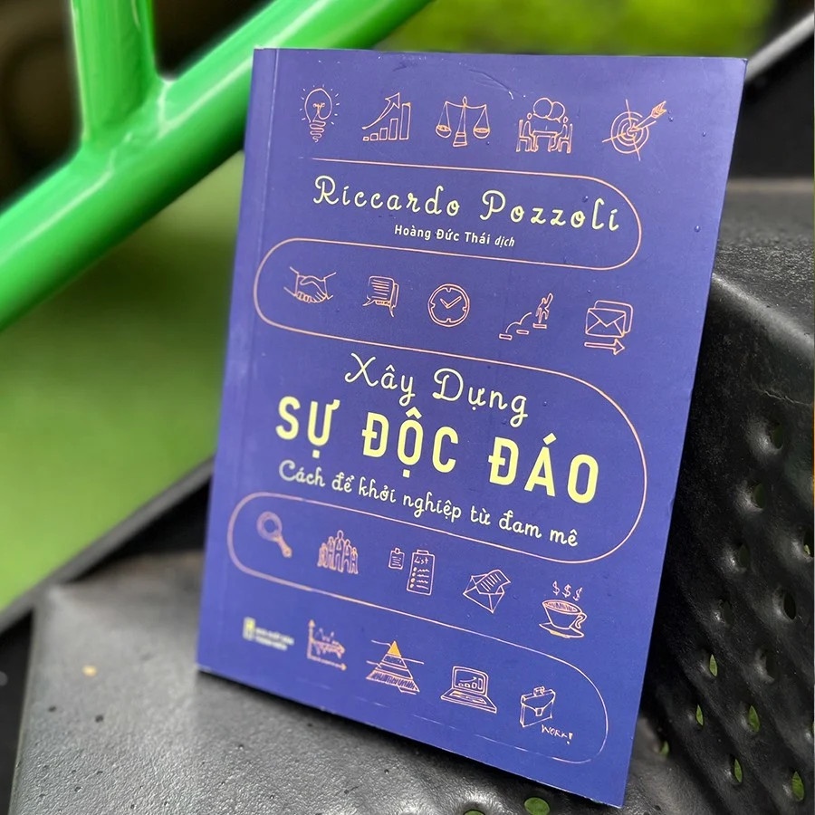 Sách - Xây Dựng Sự Độc Đáo - Cách Để Khởi Nghiệp Từ Đam Mê