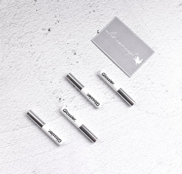 Gel chuốt lông mày Boy Brow màu của Glossier