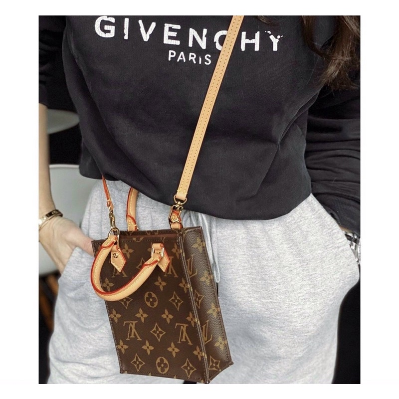 Túi LV mini và móc trâu