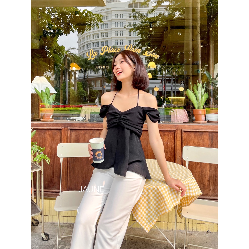 [Mã FAMARAL2 giảm 10K đơn 50K] Áo bẹt vai JAUNE thiết kế xẻ tà trước- NIKKI top | BigBuy360 - bigbuy360.vn