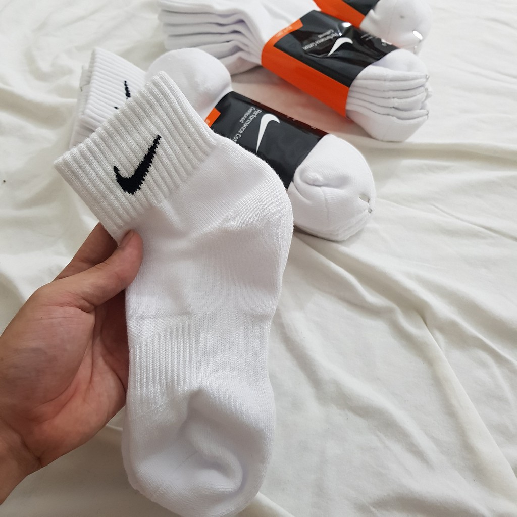 Combo 2 Pack 3 đôi tất thể thao Nike cổ thấp ( 1 Pack trắng, 1 Pack đen) ) - Free ship + Quà tặng từ TatsTats.vn