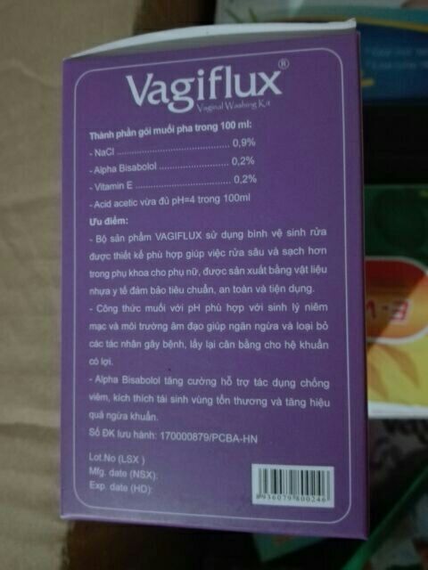 Bộ dụng cụ vệ sinh âm đạo Vagiflux kèm 10 gói muối