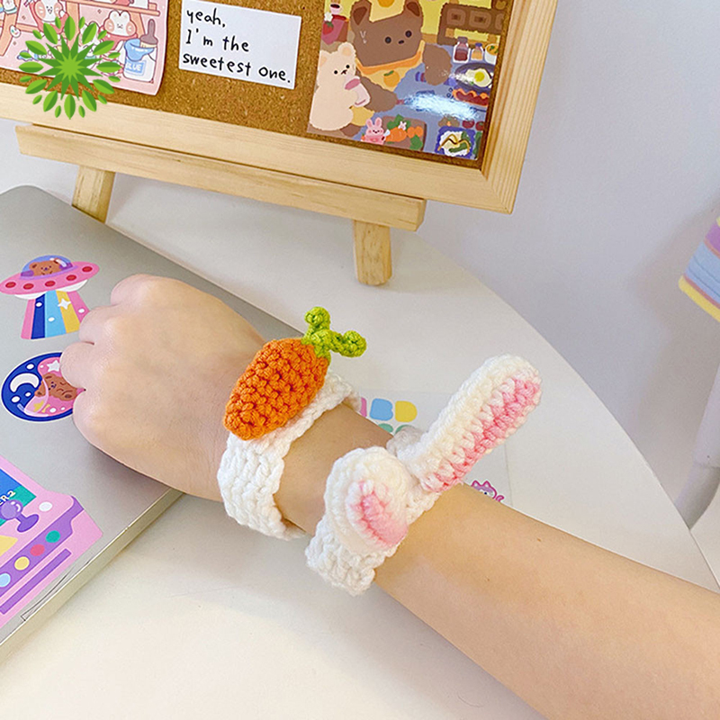 Vòng Tay Đan Len Hình Tai Thỏ Đáng Yêu CR1