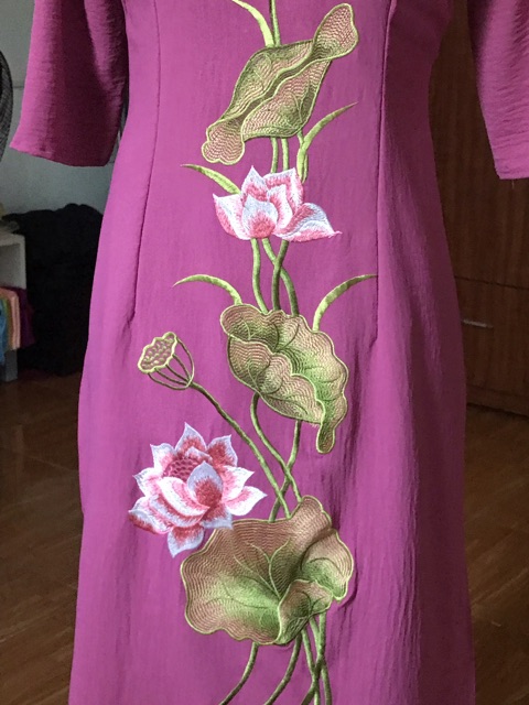 Áo dài vải đũi thêu hoa sen đi chùa siêu đẹp