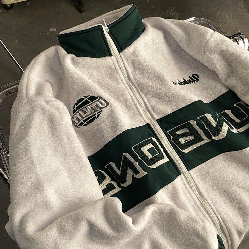 Áo khoác chi tiết phối phong cách năng động