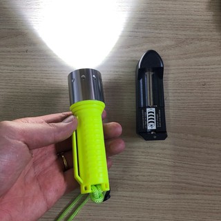 Đèn pin lặn dưới nước cho thợ lặn cực tốt – (mã DP63)