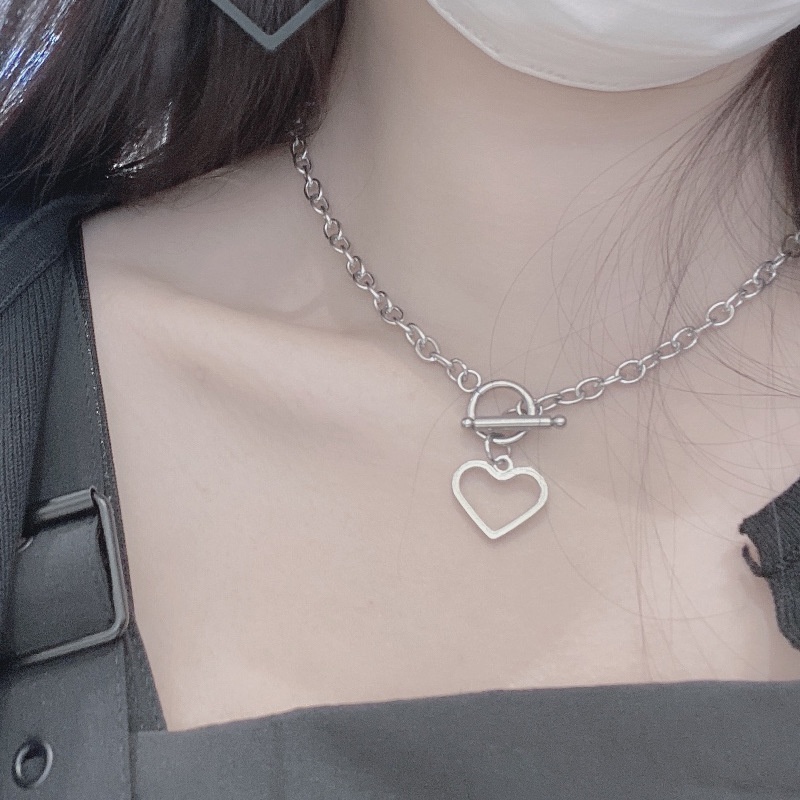 Vòng cổ dây xích dày mặt hình trái tim rỗng phong cách retro ngọt ngào cho nữ