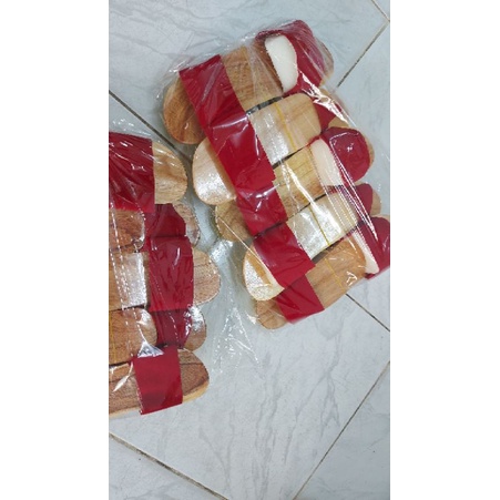 Guốc gổ quai nhung xinh xinh cho bé