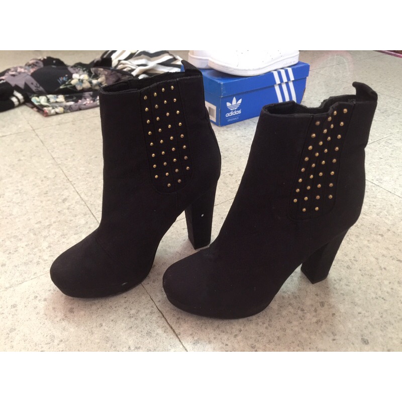 boots hm size 38 mới chạm đất 1 lần