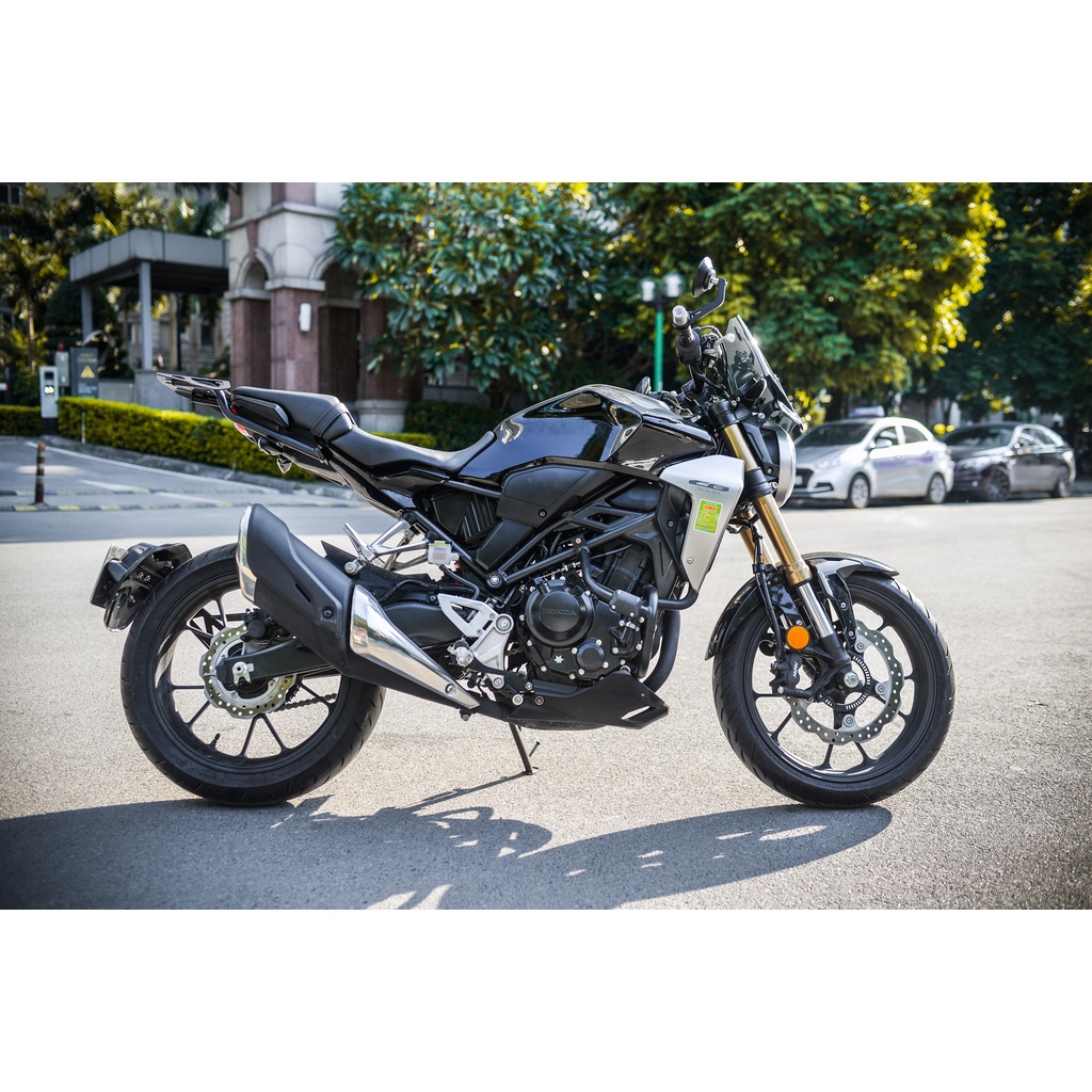 HONDA CB150R / CB300R - DÈ CHẮN BÙN KÈM PAD BIỂN KIỂU PKL MT09 LẮP ĐẶT CHO HONDA CB150R / HONDA CB300R