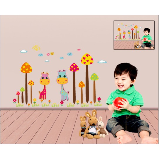 Decal trang trí khu vươn Nấm và 2 chú Hươu Cao Cổ