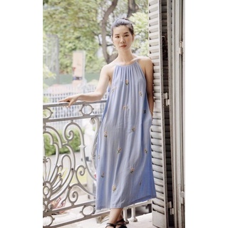 Đầm yếm cột dây Linen thêu tay- Nhà Của Moon