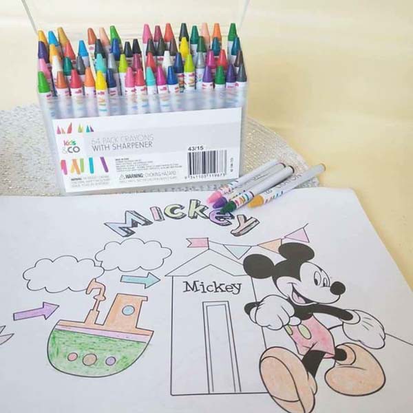 Bút màu sáp màu gồm 64 chi tiết quà tặng cho bé