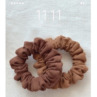 Scrunchies cột tóc size trung phù hợp tóc ngắn