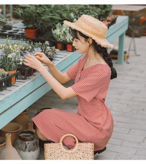 VÁY ĐẦM KẺ CARO CÚC NGỰC CHUN EO