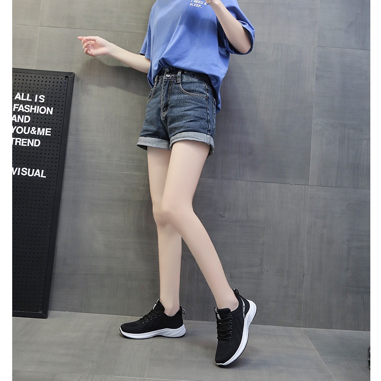 Giày Thể Thao Nữ Vải Dệt Thoáng Khí Đế Mềm Siêu Nhẹ Q25