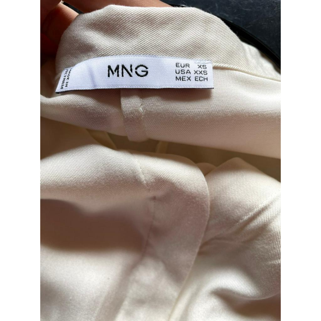đầm cổ sơ mi mango xịn , chất liệu vải tây lụa mát mềm vnxk