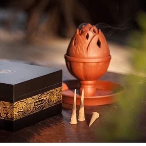 Lư Đốt Trầm Hương - Lư Gốm Hoa Sen, Chất Liệu Hồng Sa Bát Tràng, Thiết Kế Độc Đáo