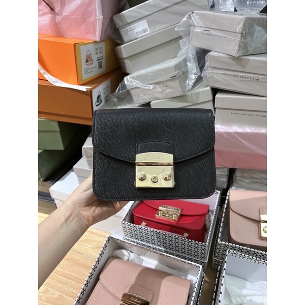 𝐓𝐮́𝐢 𝐅𝐮𝐫𝐥𝐚 𝐦𝐢𝐧𝐢 𝐦𝐚̀𝐮 đen