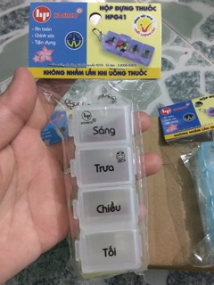 Dụng cụ phân liều thuốc 4 ngăn