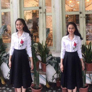 Sơ mi trắng cổ bẻ thêu hoa