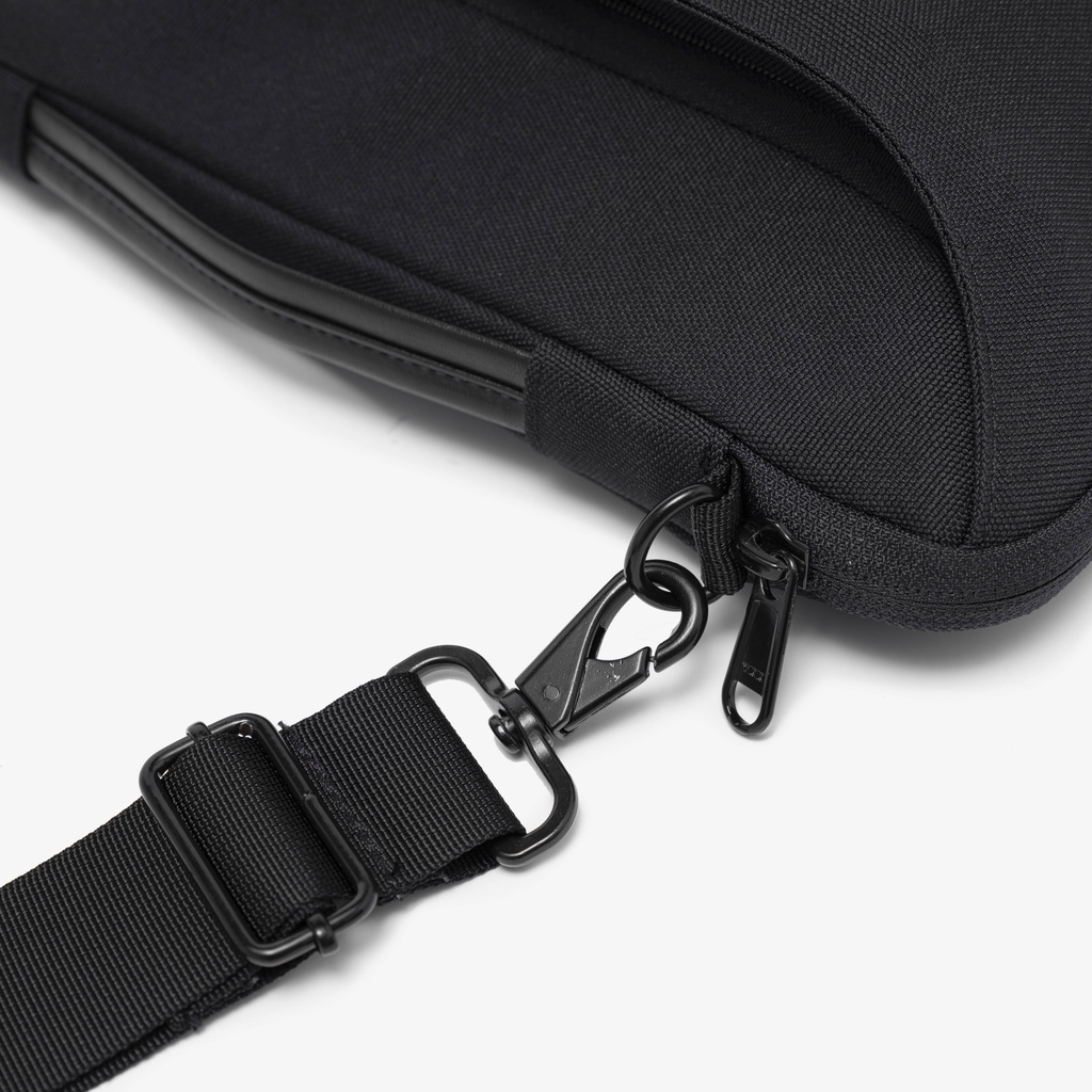 Túi đeo chéo đựng laptop DIM Laptop Bag - Chất liệu chống thấm nước