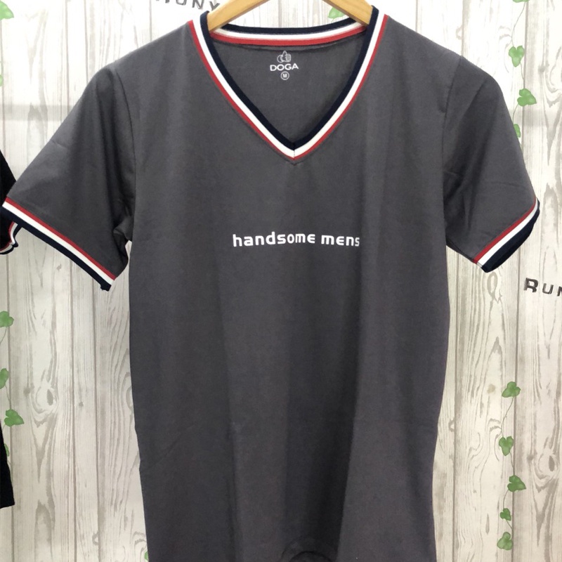 Áo phông nam tay ngắn cổ tim dáng ôm body LIVATA NA574 | BigBuy360 - bigbuy360.vn