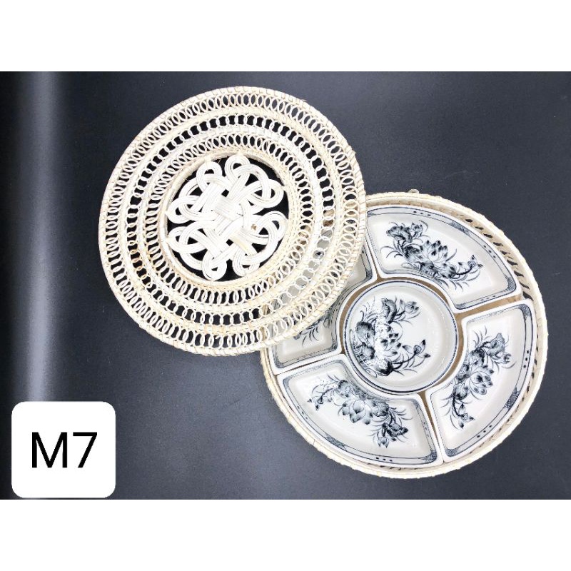 Khay mứt kẹo sứ Bát Tràng.