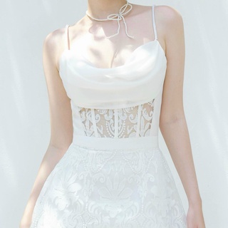 Đầm ren trắng cổ đổ