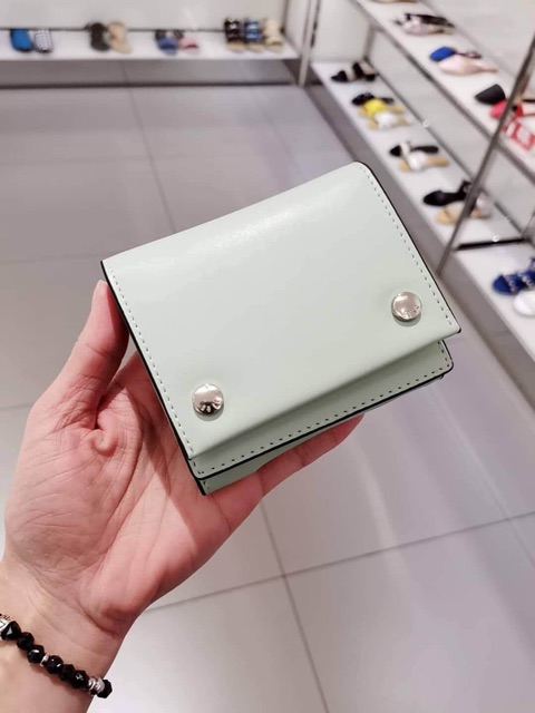 Ví ngắn Nose vợt sale xách tay Malaysia
