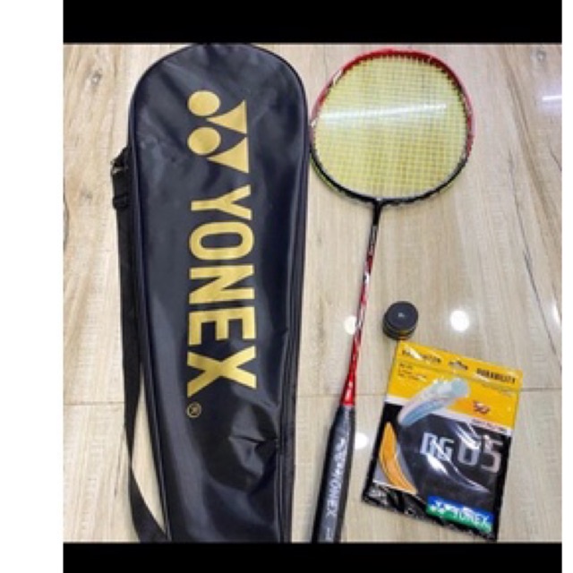 Vợt Yonex full 100 carbon tặng dây đan tặng cầu tặng quấn cán vợt