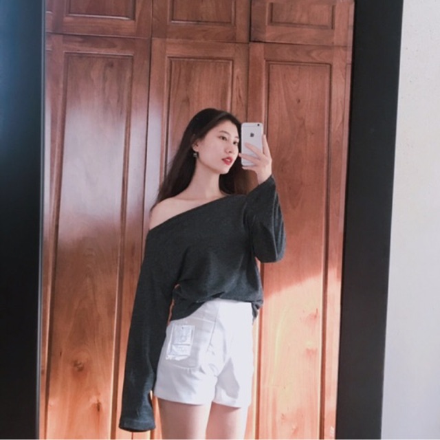 Áo len lệch vai 